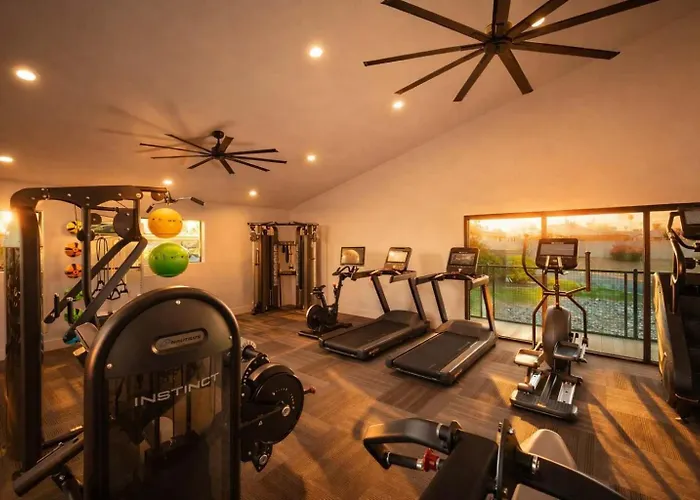 Appartement Walk To Old Town Gym Pool Wd Pkg Balcony *